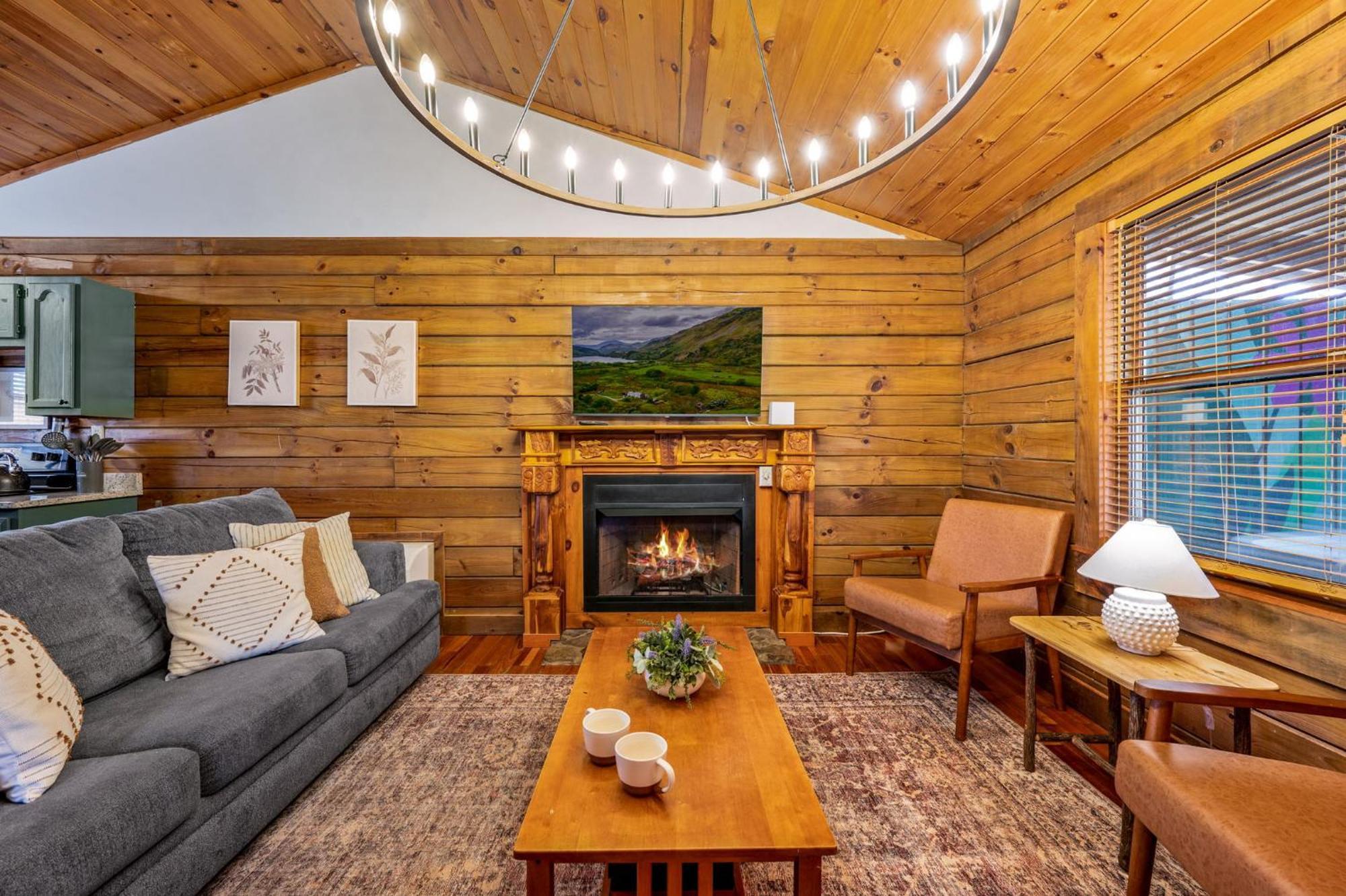 Holiday home Couples Getaway Near National Park W Hot Tub