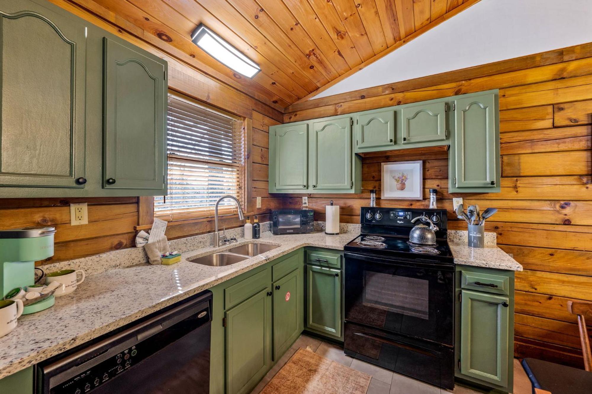 Couples Getaway Near National Park W Hot Tub