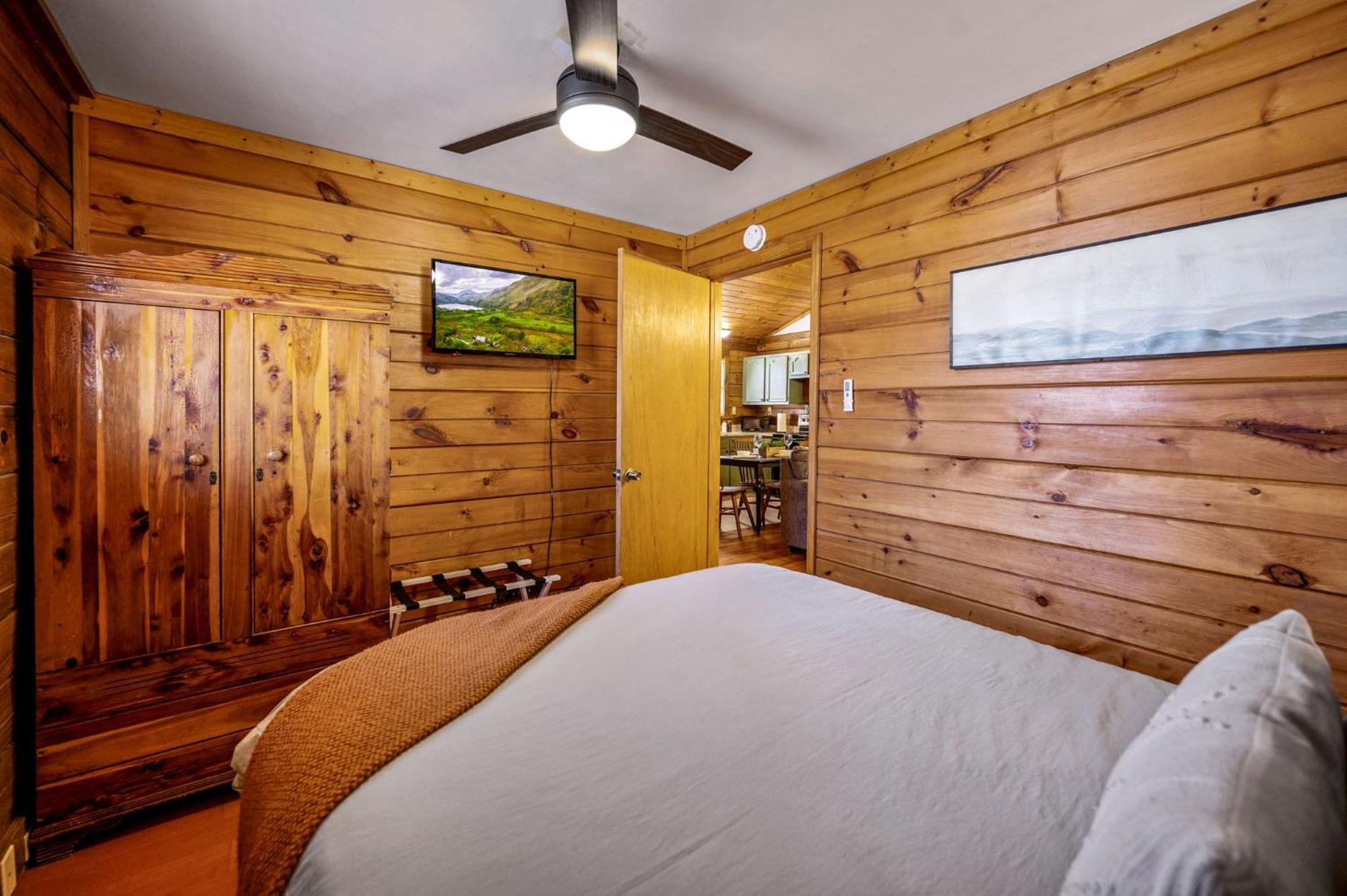 Holiday home Couples Getaway Near National Park W Hot Tub