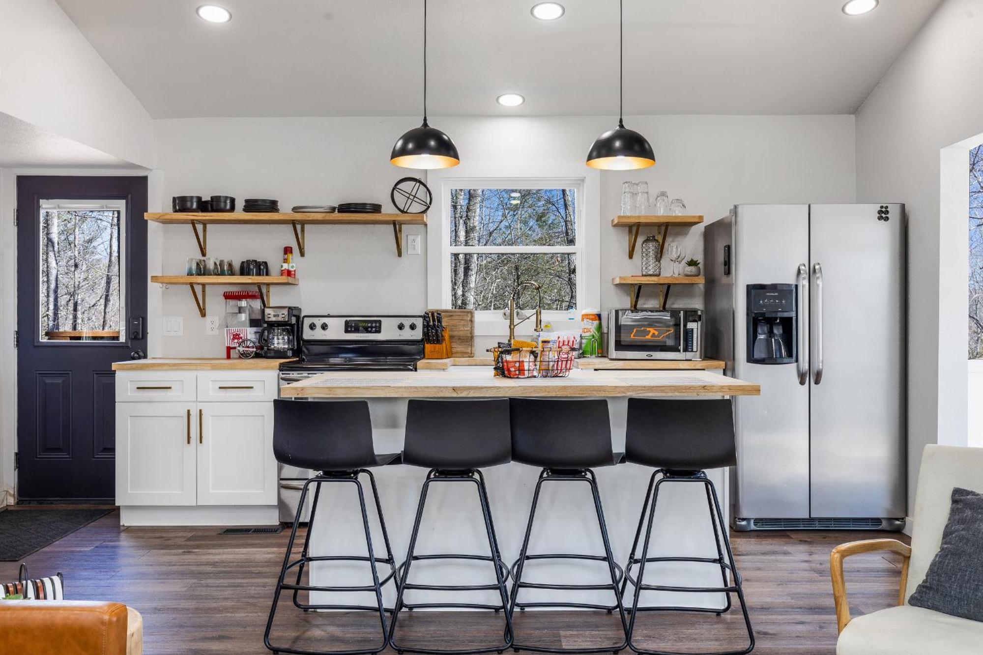 Modern Mountain Hideaway-secluded, Close To Town Holiday home Pigeon Forge