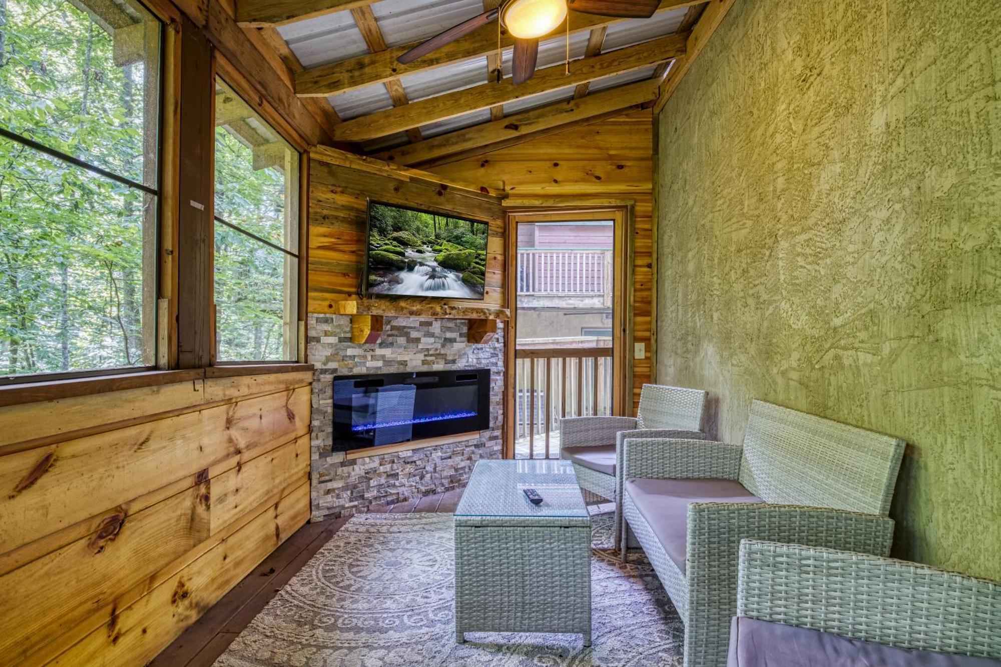 Chalet Treeside Pigeon Forge