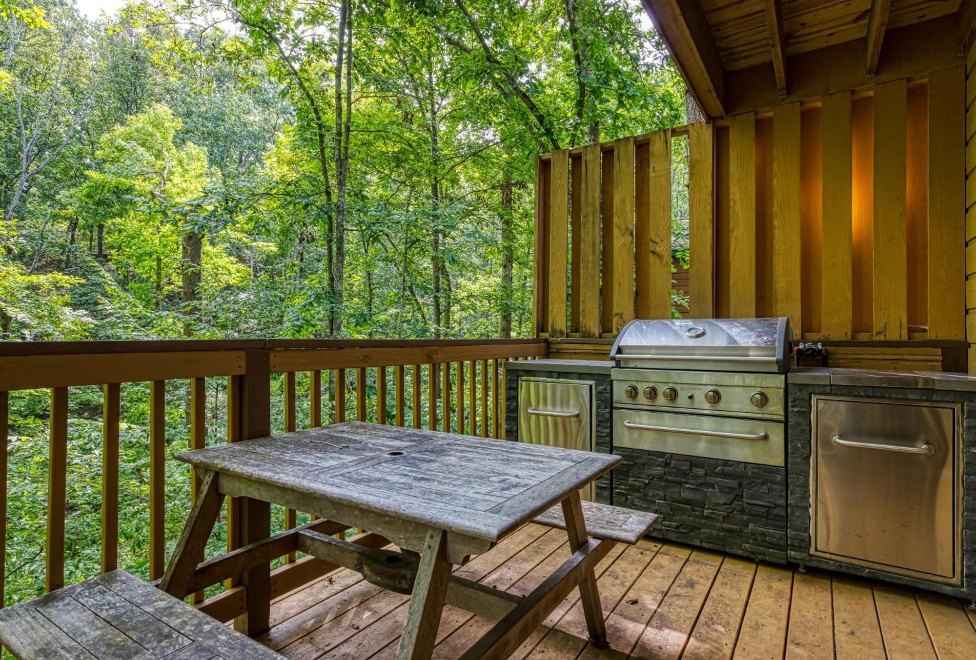 Treeside Chalet *