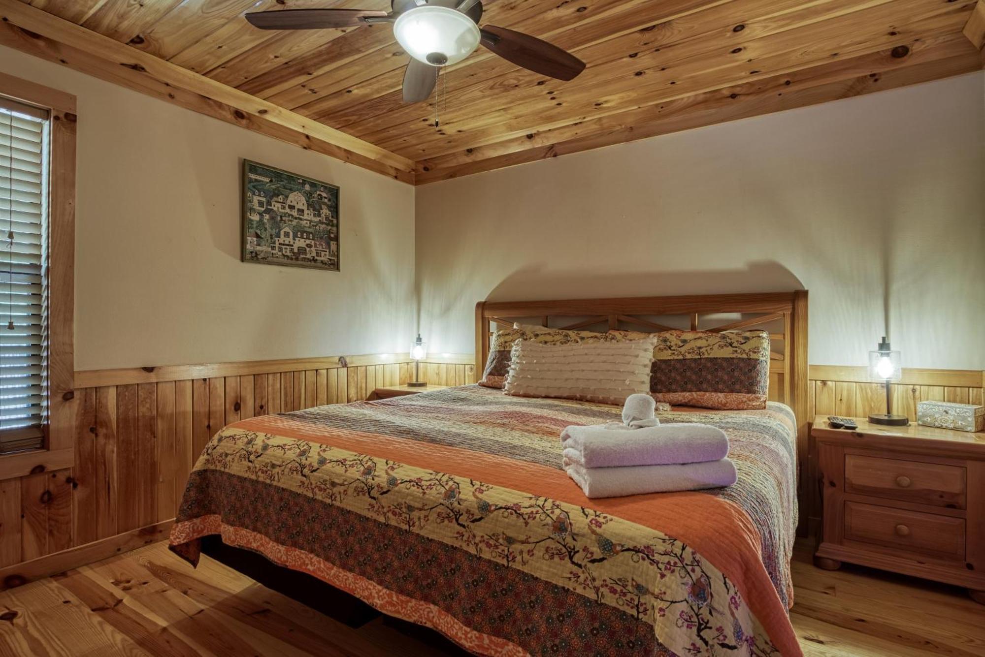 Chalet Treeside Pigeon Forge