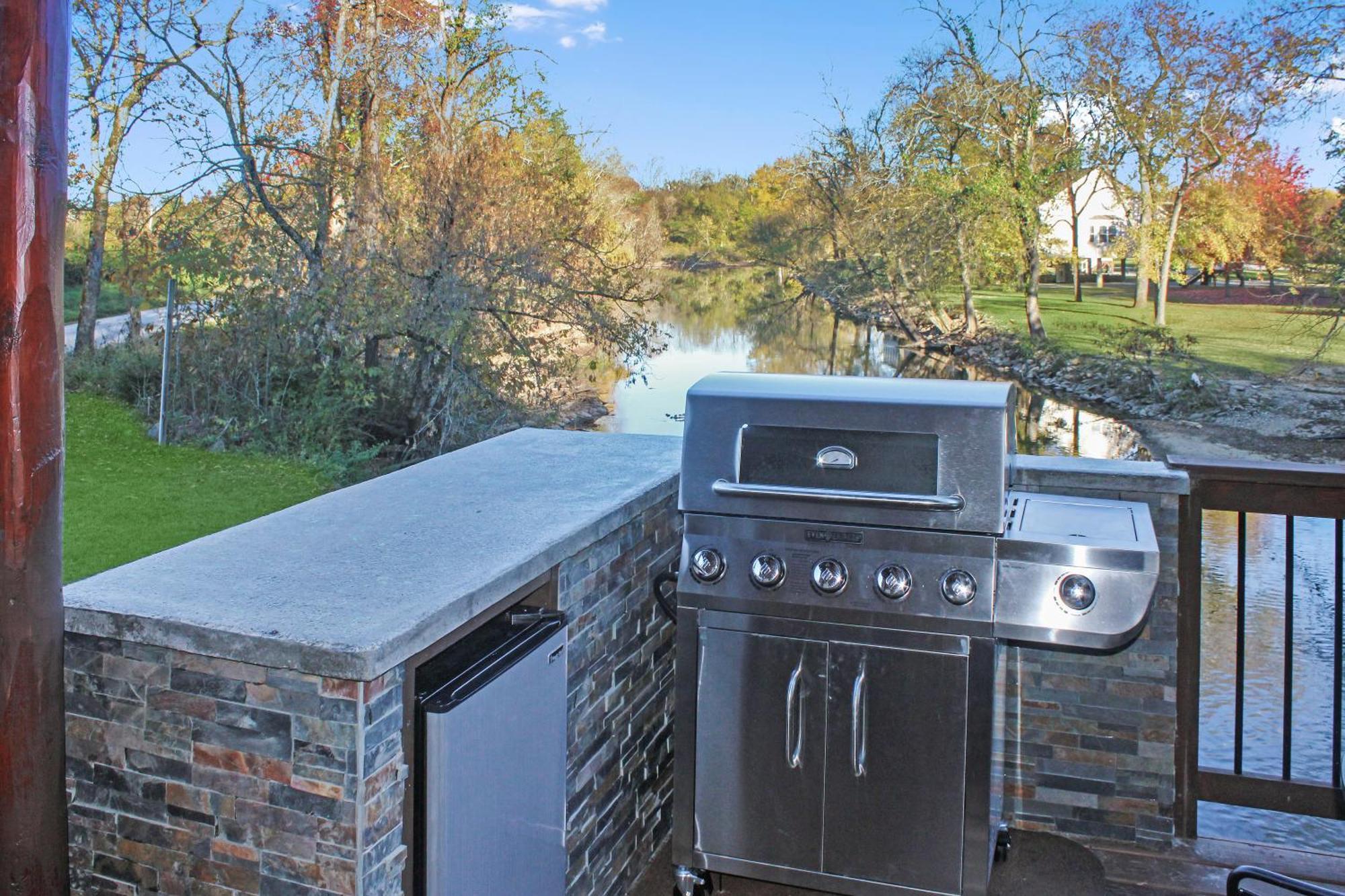 River Livin Pigeon Forge