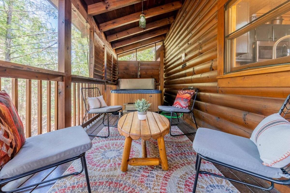 Holiday home Cozy Spacious With Hot Tub, Bbq Near Parkway