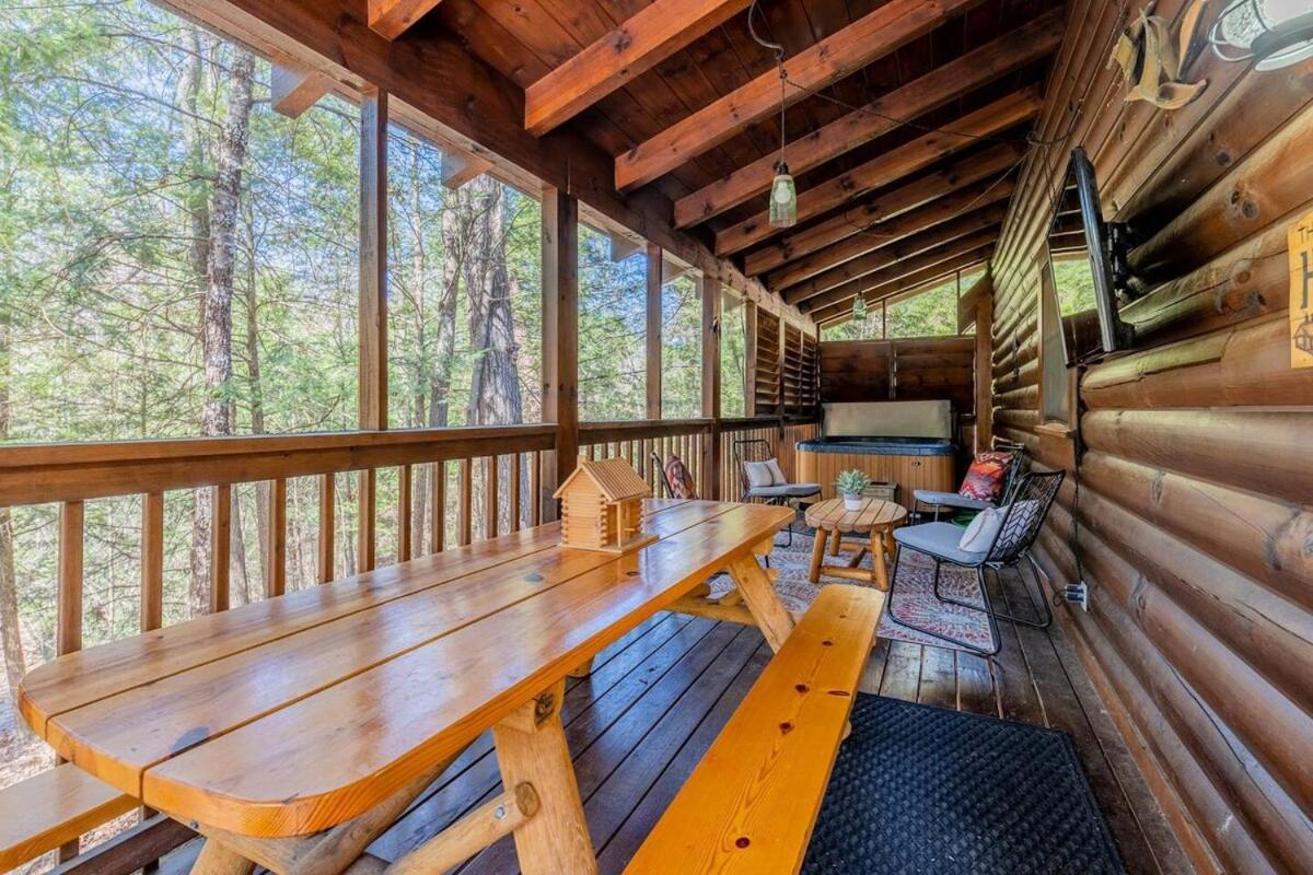 Cozy Spacious With Hot Tub, Bbq Near Parkway * Pigeon Forge
