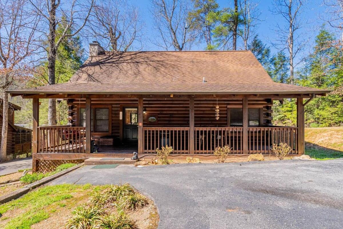 Holiday home Cozy Spacious With Hot Tub, Bbq Near Parkway *