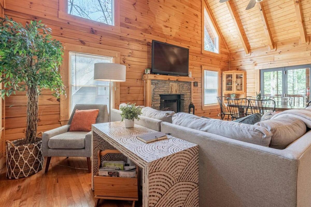 Cozy Spacious With Hot Tub, Bbq Near Parkway *