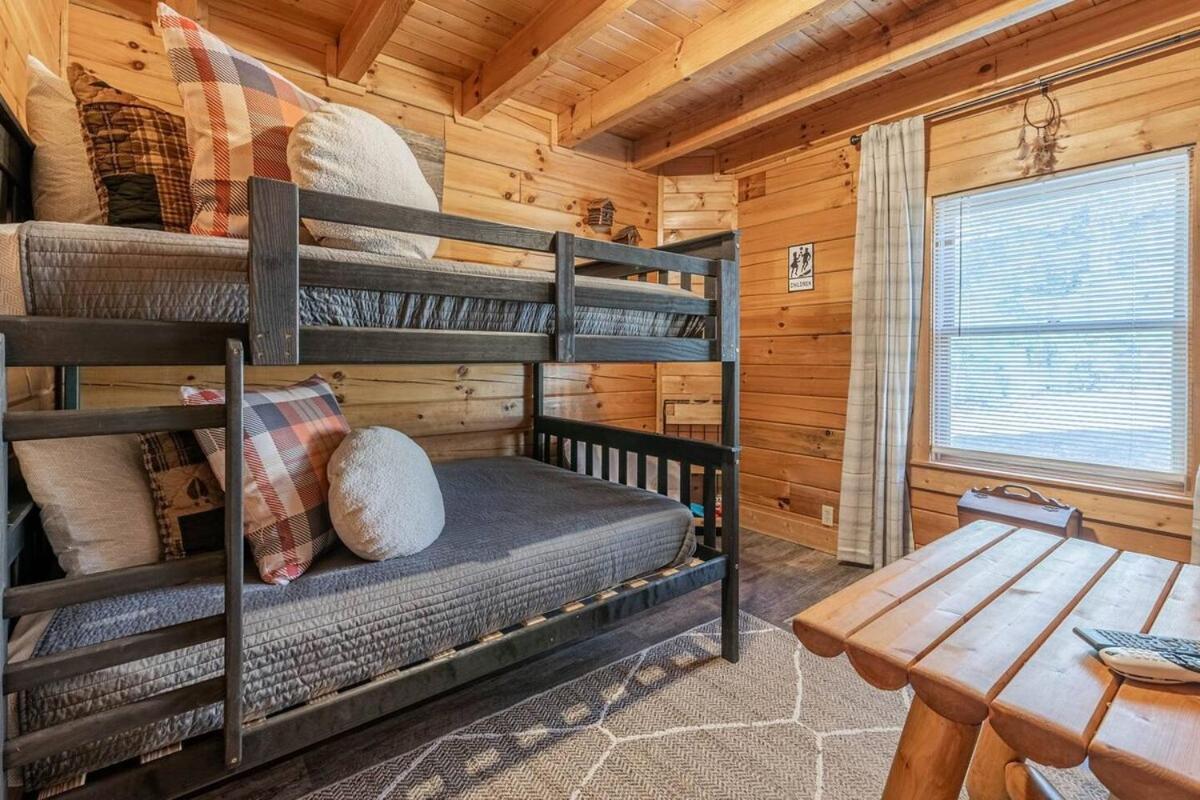 Cozy Spacious With Hot Tub, Bbq Near Parkway