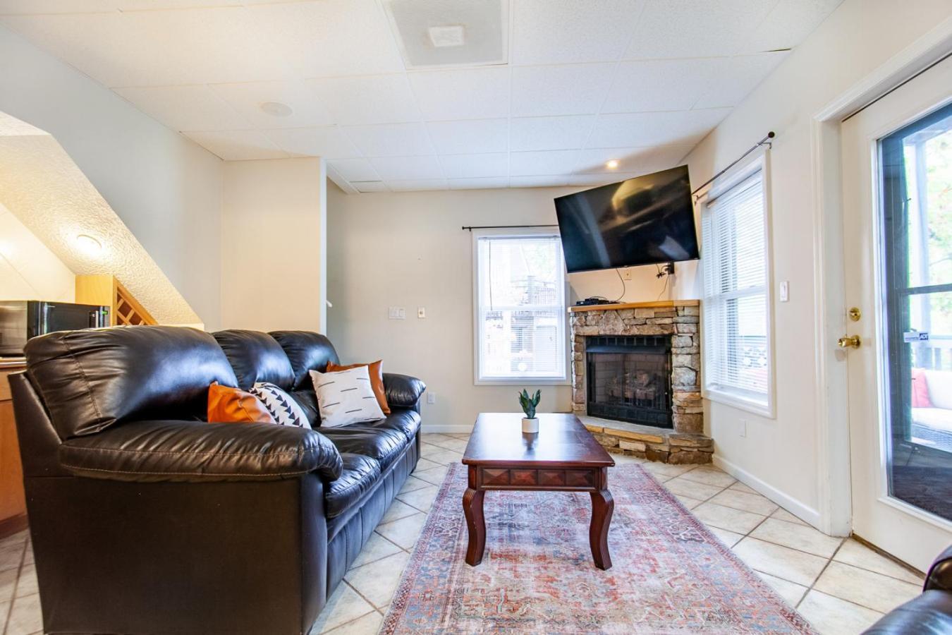 Valley Heights W Hot Tub Life Size Games Lounge Holiday home