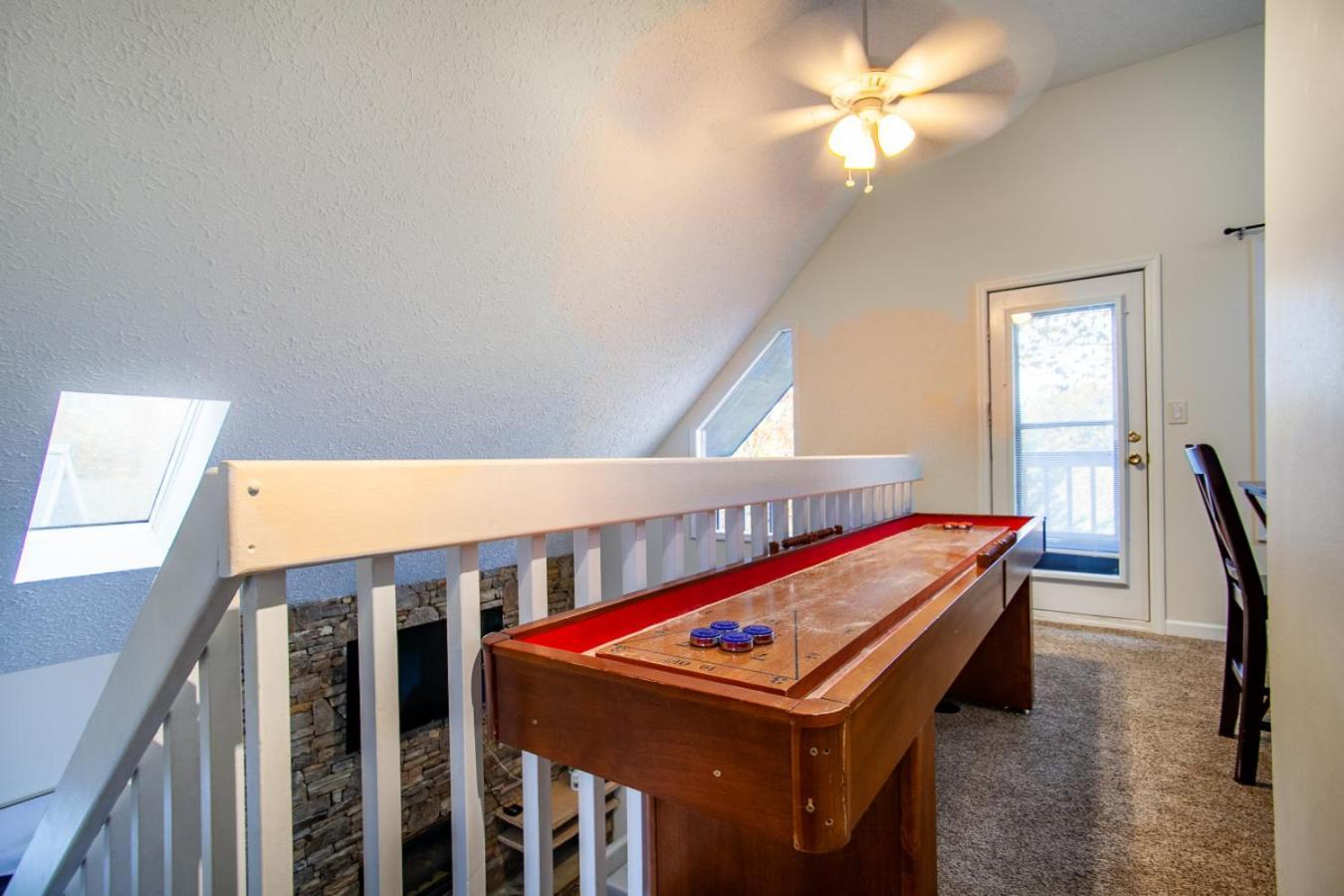 Valley Heights W Hot Tub Life Size Games Lounge Holiday home Pigeon Forge