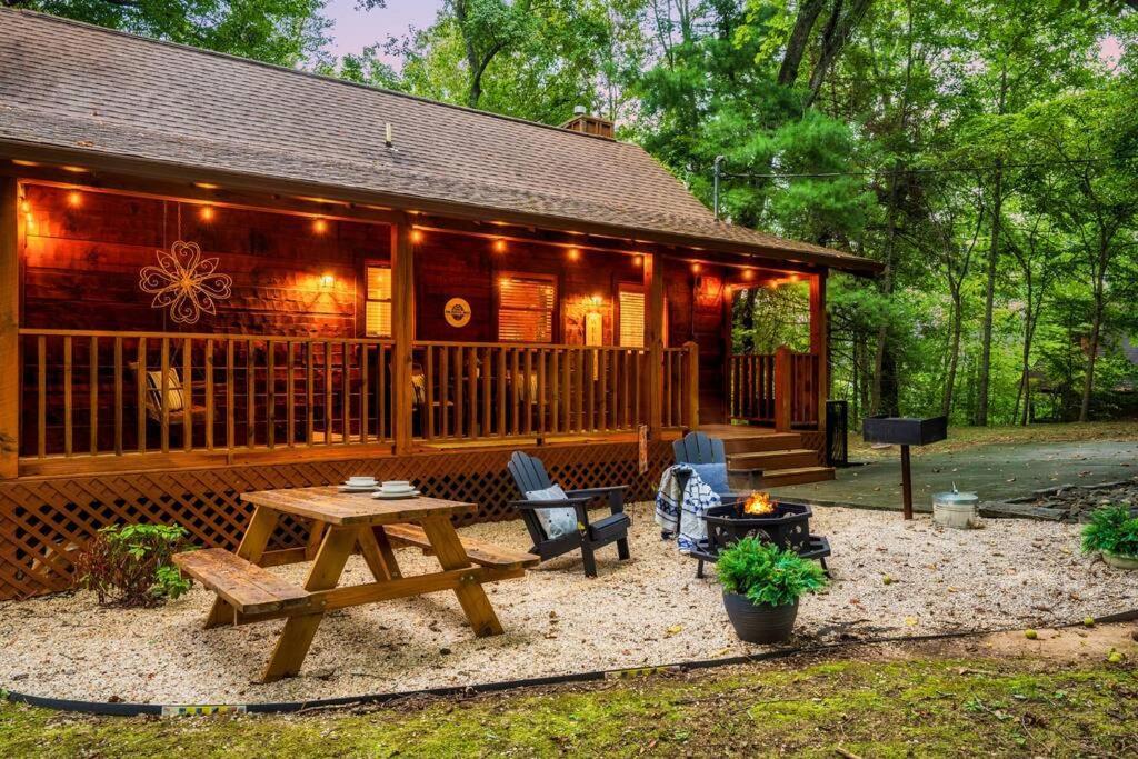 Holiday home Couples Retreat *location*hot Tub*fire Pit* *