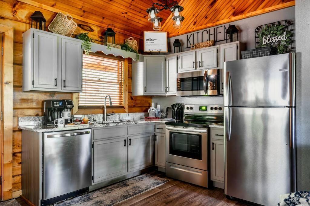 Holiday home Couples Retreat *location*hot Tub*fire Pit*
