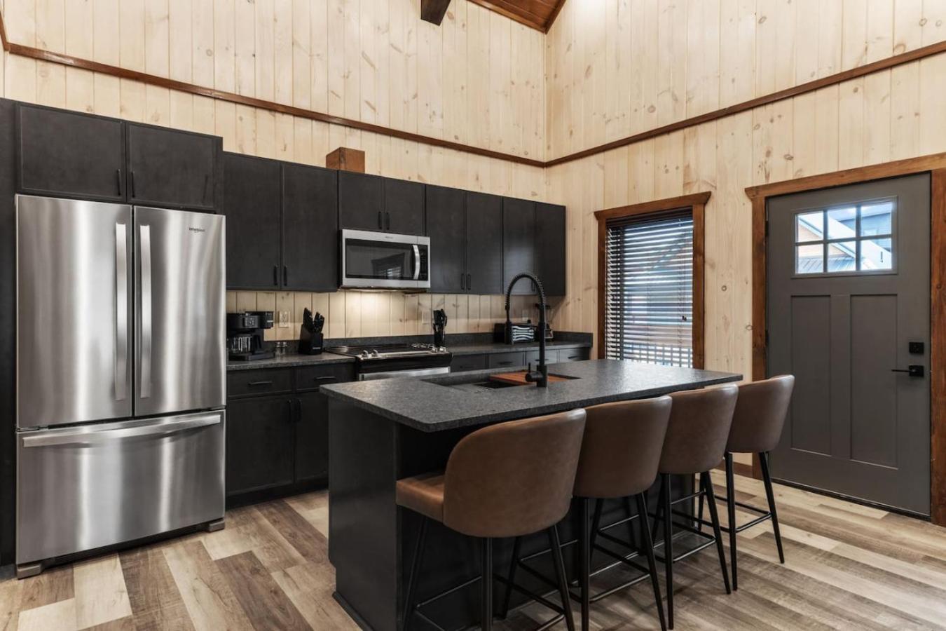 Evergreen Parkway Retreat Views Hot Tub Arcade Pigeon Forge