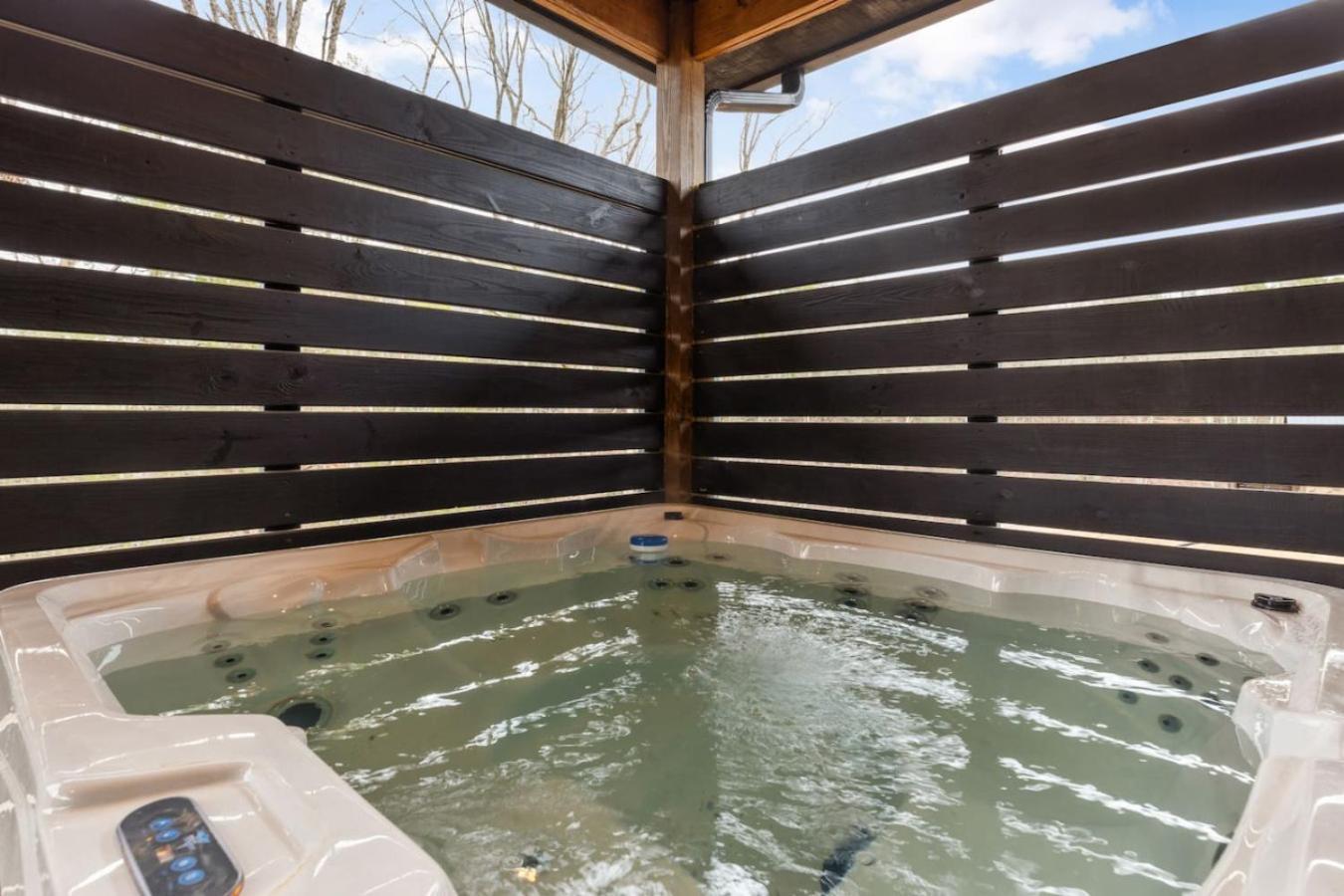 Evergreen Parkway Retreat Views Hot Tub Arcade