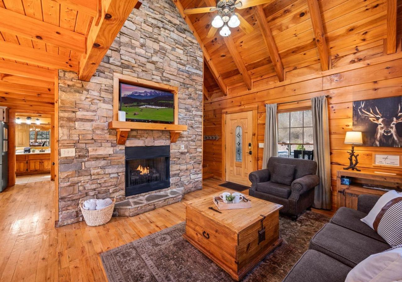 Family Friendly, Dollywood, Cal Ripken, Hot Tub * Pigeon Forge