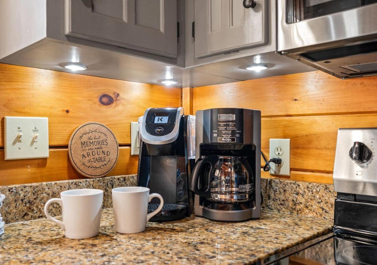Family Friendly, Dollywood, Cal Ripken, Hot Tub Holiday home