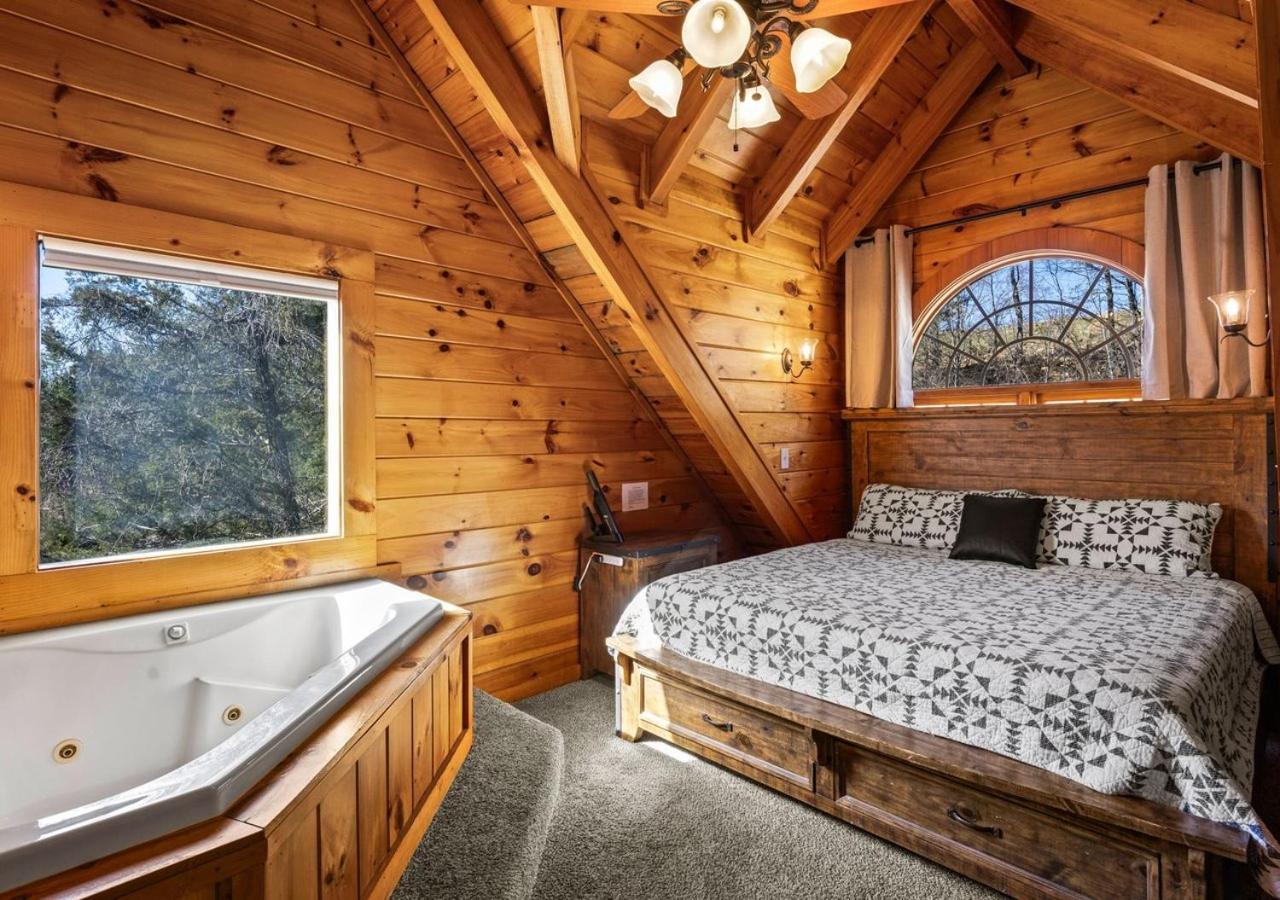 Family Friendly, Dollywood, Cal Ripken, Hot Tub Holiday home Pigeon Forge
