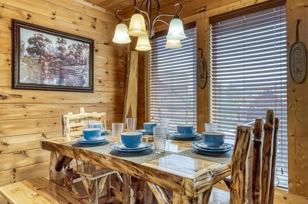 An Awesome View, Game Area, Pools, Pavilion, Free Attraction Tickets, Dollywood And More! * Pigeon Forge