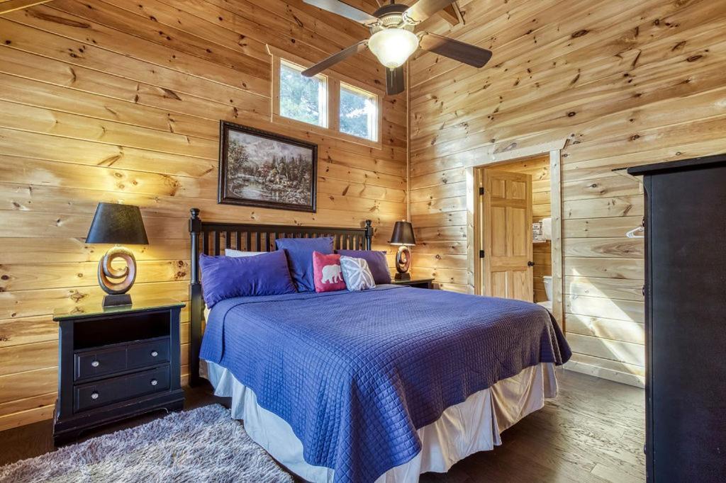 An Awesome View, Game Area, Pools, Pavilion, Free Attraction Tickets, Dollywood And More! * Pigeon Forge