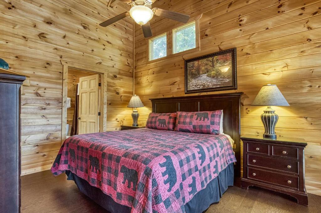 An Awesome View, Game Area, Pools, Pavilion, Free Attraction Tickets, Dollywood And More!