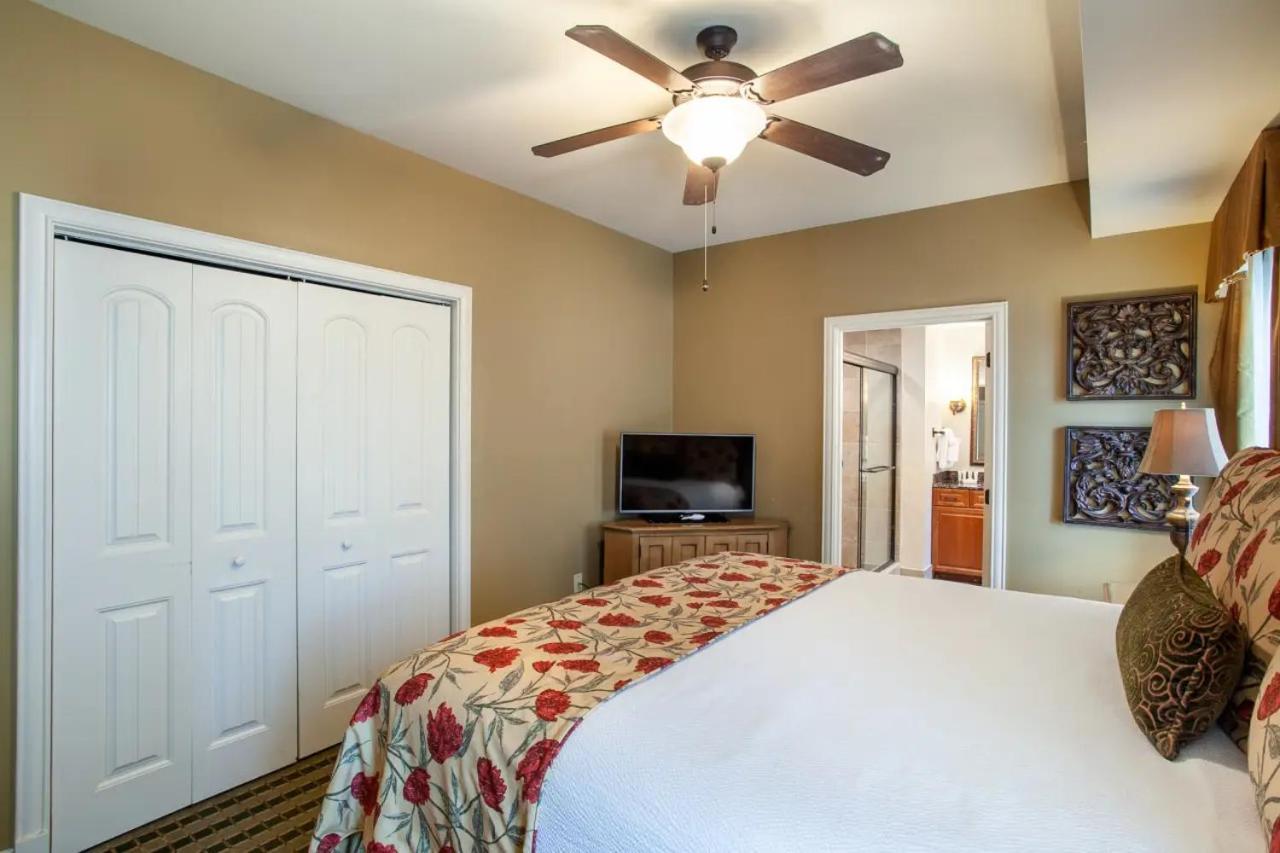Parkway Romance #247 Holiday home