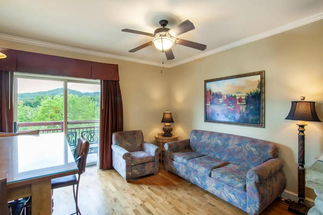Holiday home Parkway Romance #247 *