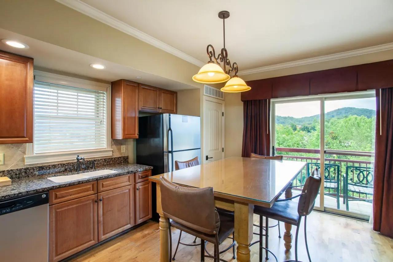Parkway Romance #247 Holiday home