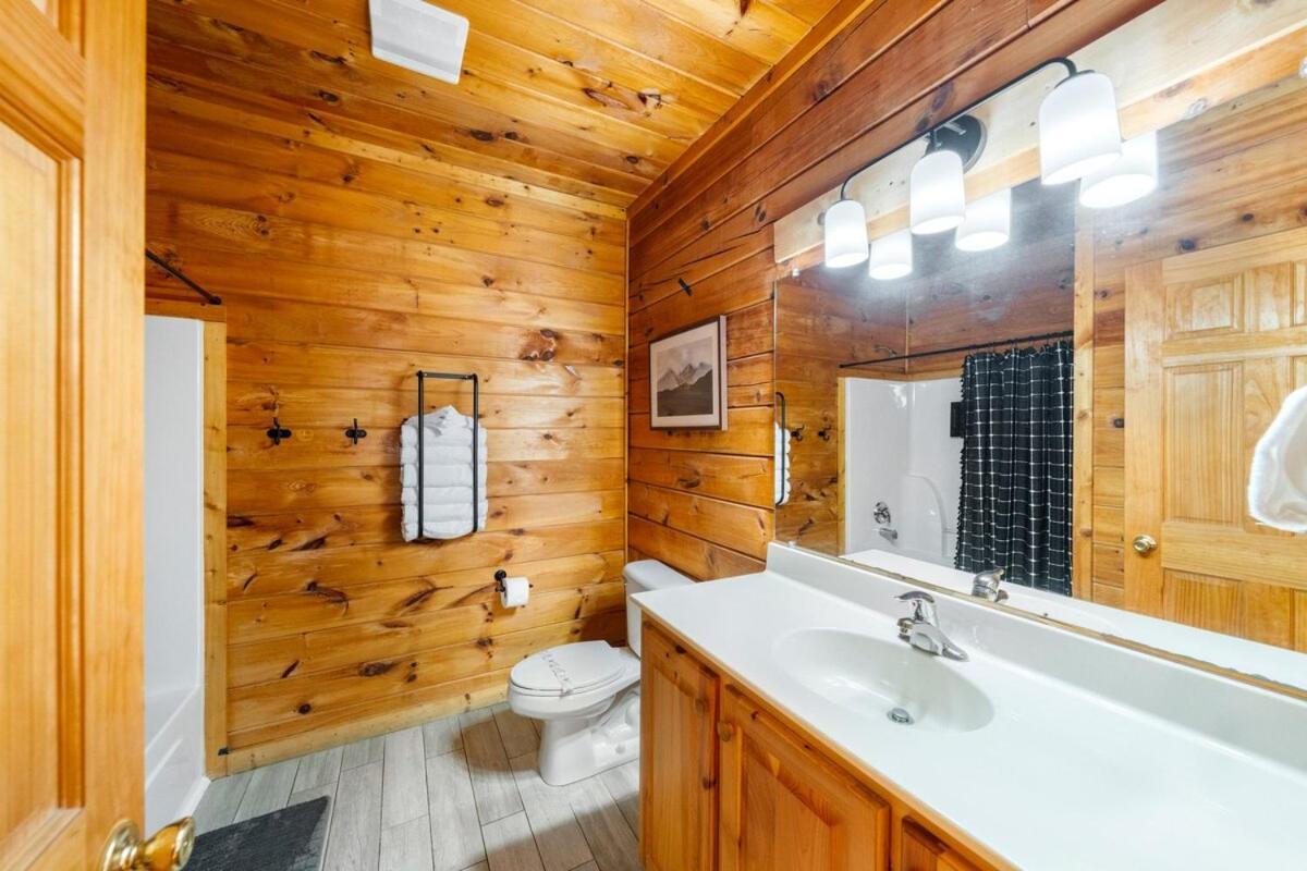 5br5ba With Game, Fire Pit, Hot Tub