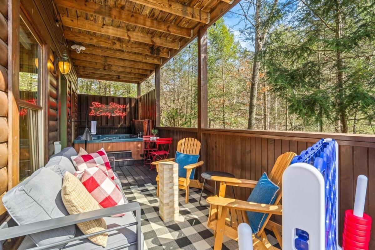 5br5ba With Game, Fire Pit, Hot Tub Holiday home Pigeon Forge
