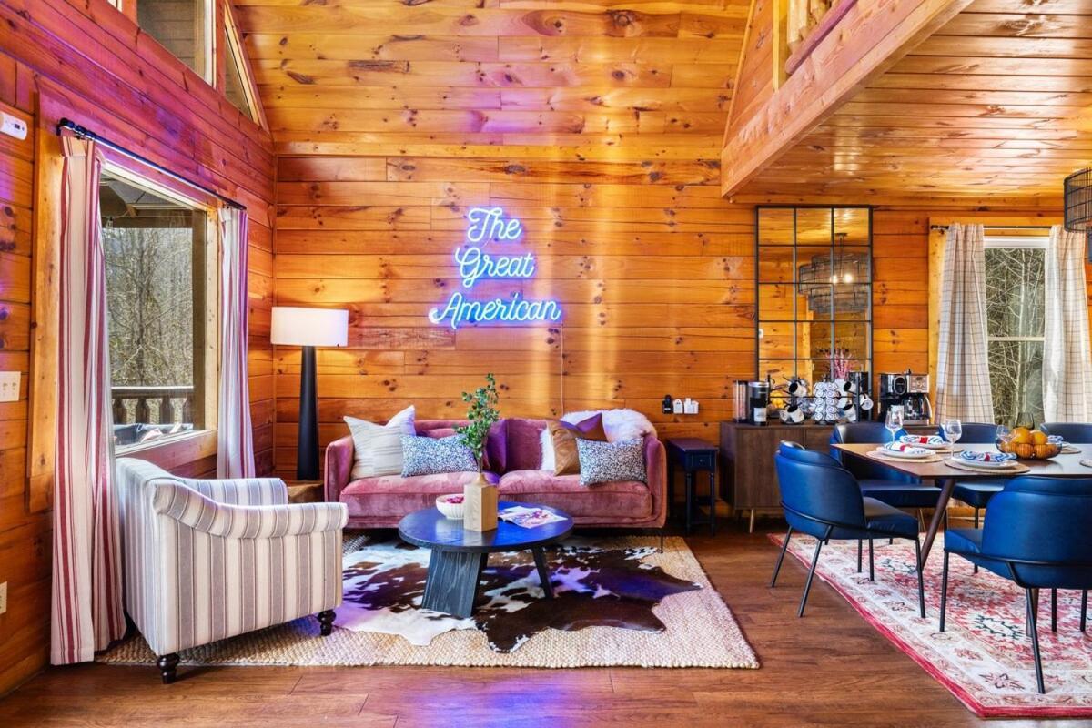Holiday home 5br5ba With Game, Fire Pit, Hot Tub *