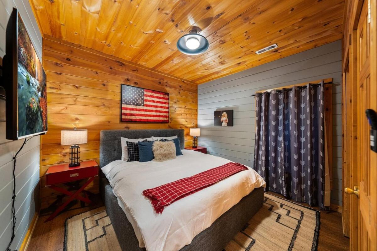 5br5ba With Game, Fire Pit, Hot Tub *