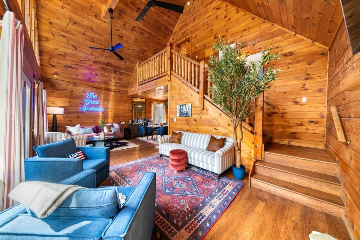 5br5ba With Game, Fire Pit, Hot Tub * Pigeon Forge