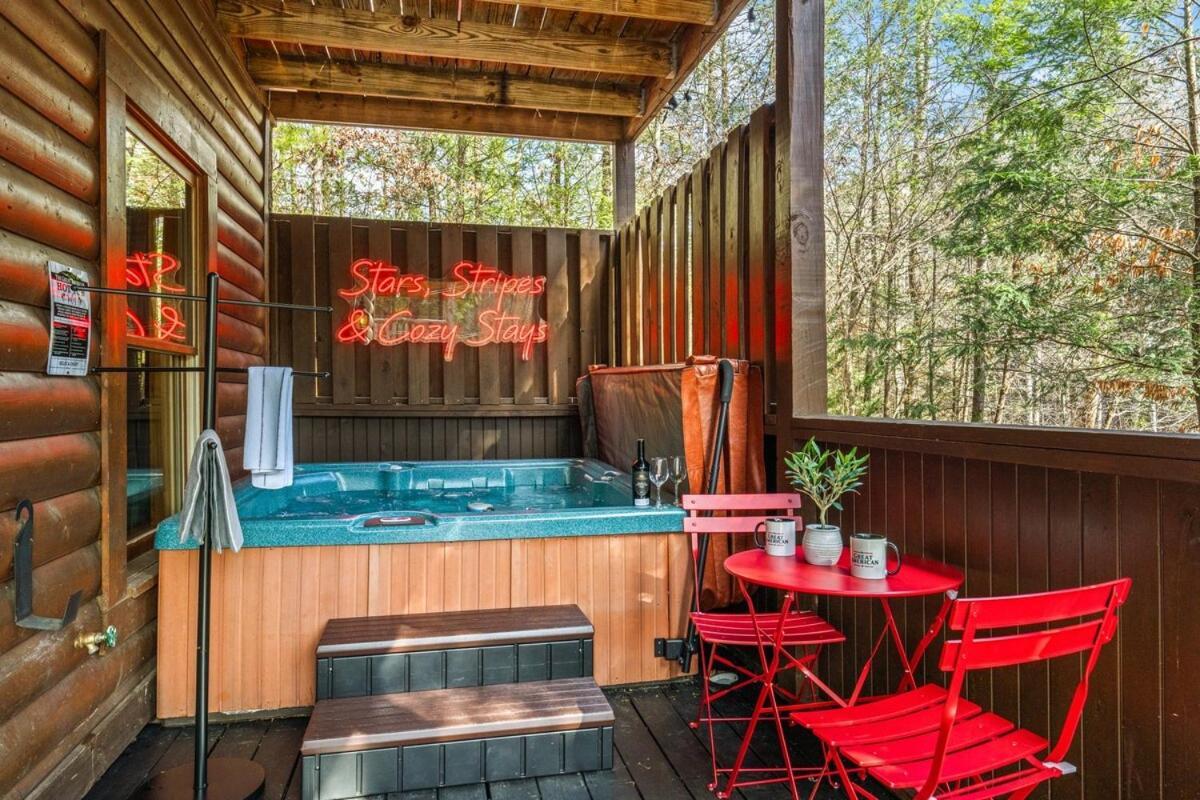 5br5ba With Game, Fire Pit, Hot Tub Holiday home *