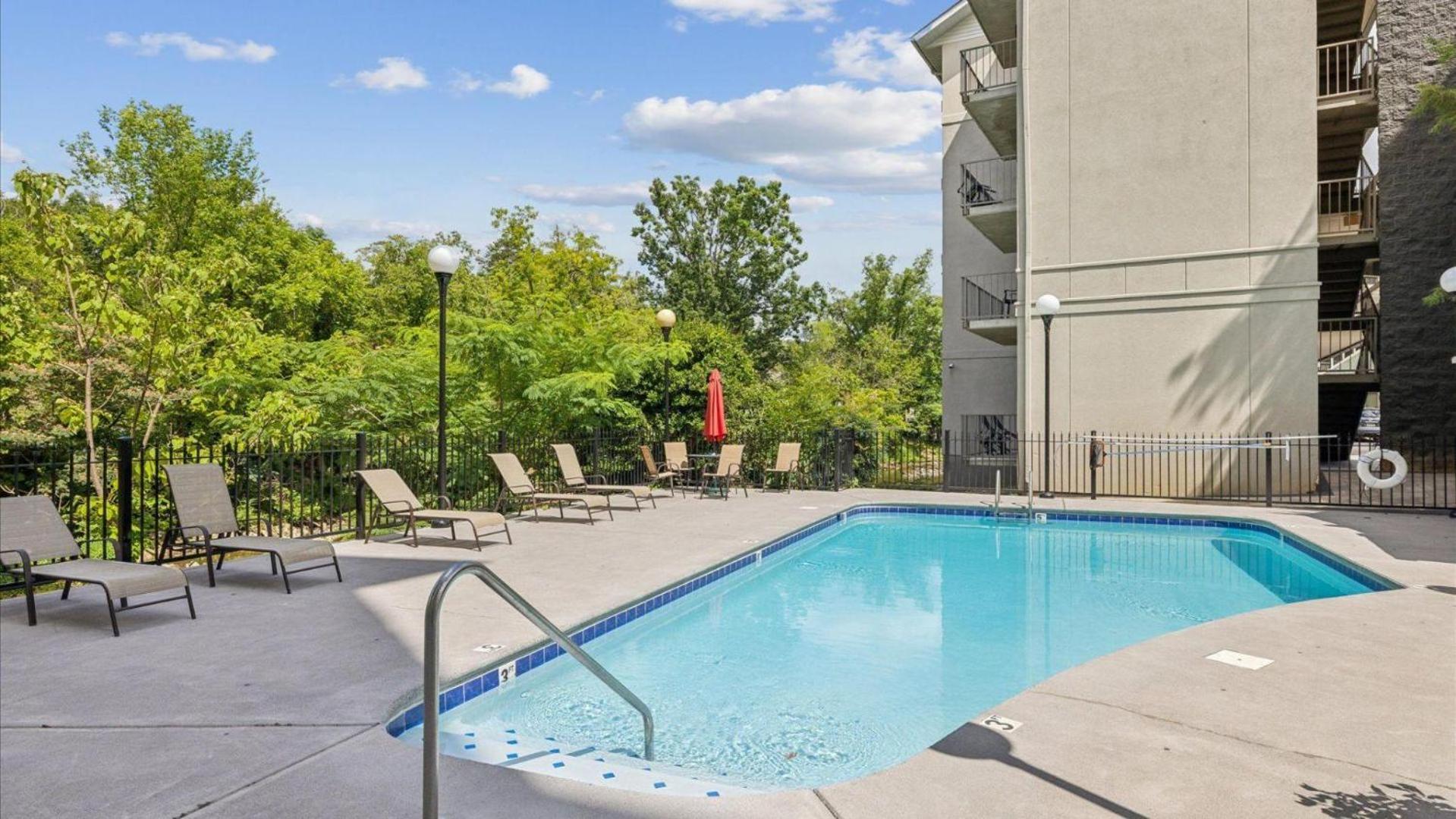 Cl303 Splash 'n' Views * Pigeon Forge