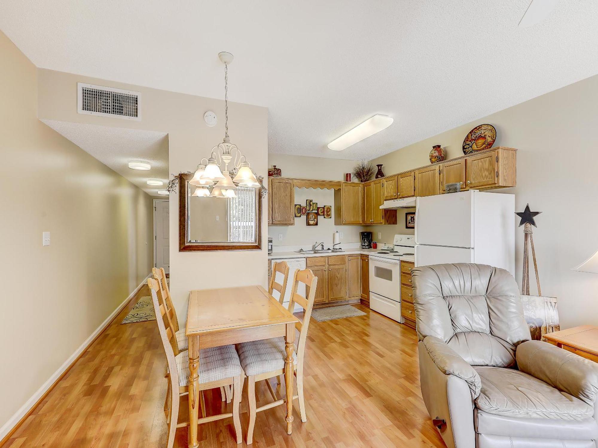 Lazy Bear Whispering Pines 111 Apartment Pigeon Forge