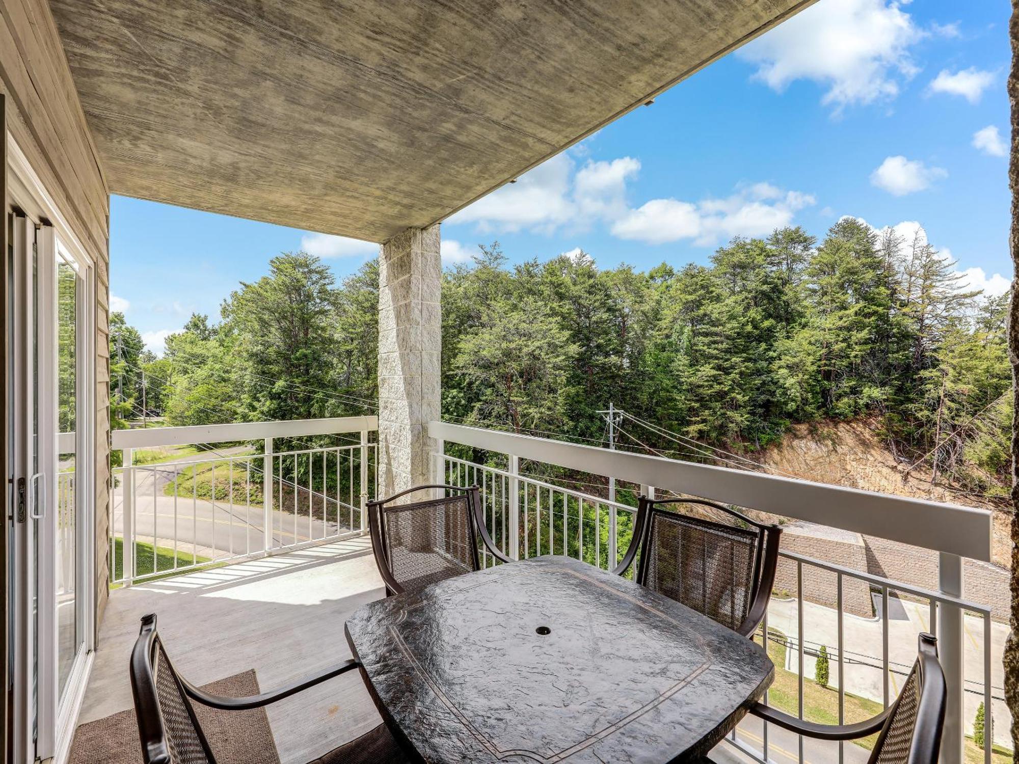 Lazy Bear Whispering Pines 111 Apartment Pigeon Forge