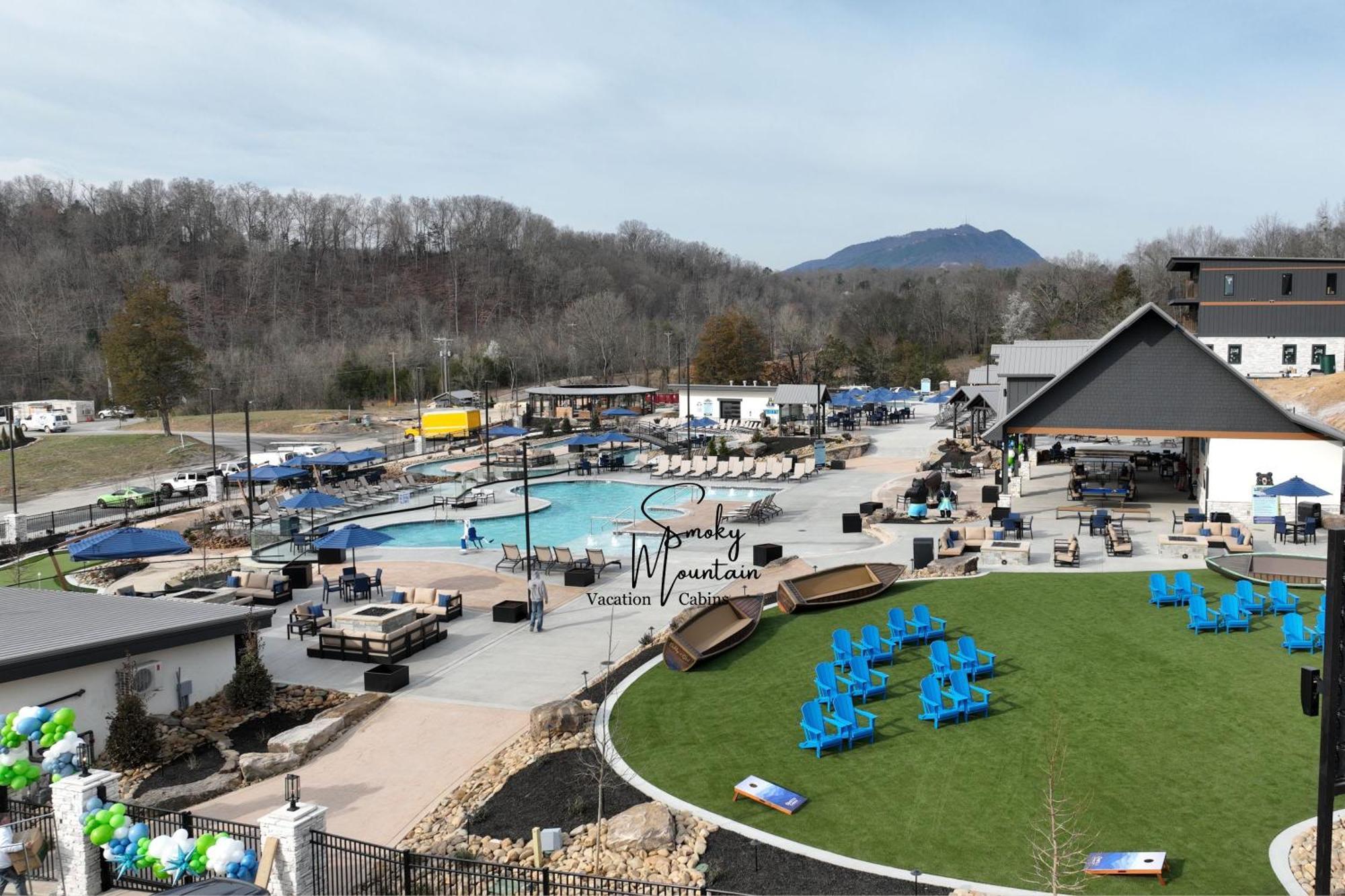 Chalet Smith Creek - 5 Bedrooms 20 Guest - Indoor Pool - Amenities Pigeon Forge