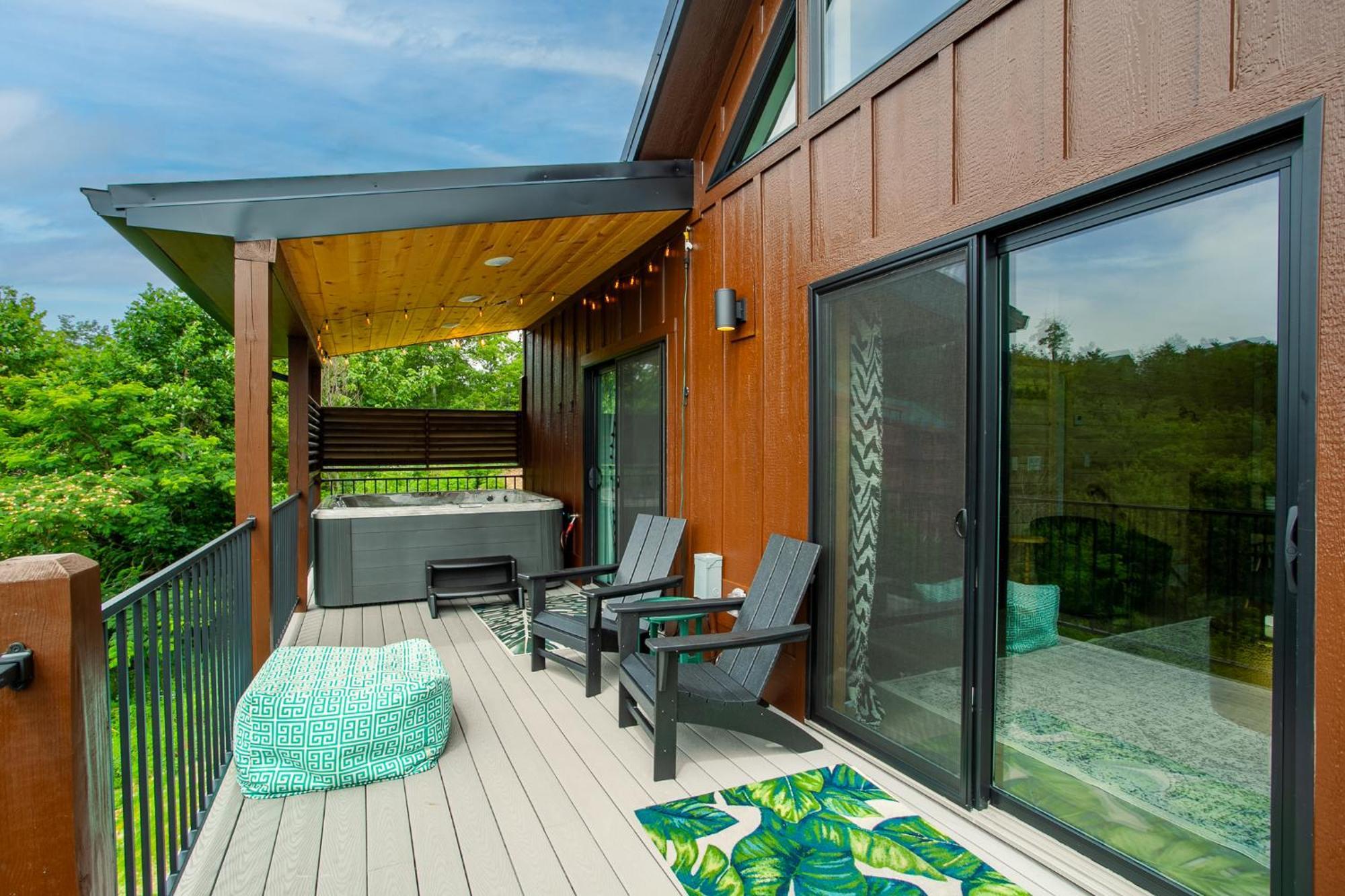 Bearly Haus -views, Hot Tub, Pool & Xbox! Holiday home Pigeon Forge