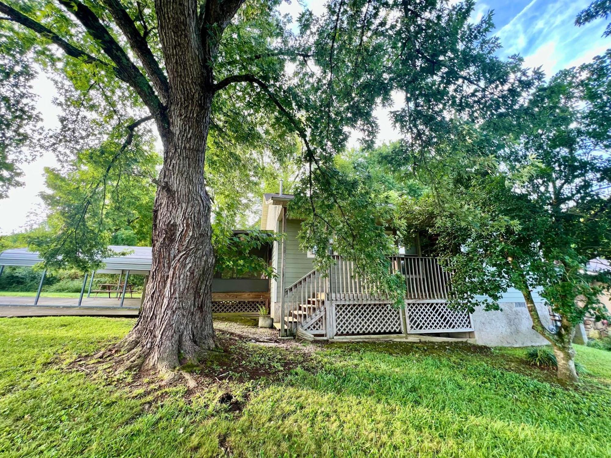 Steps Away From Pf Parkway, Pet Friendly, Hot Tub!