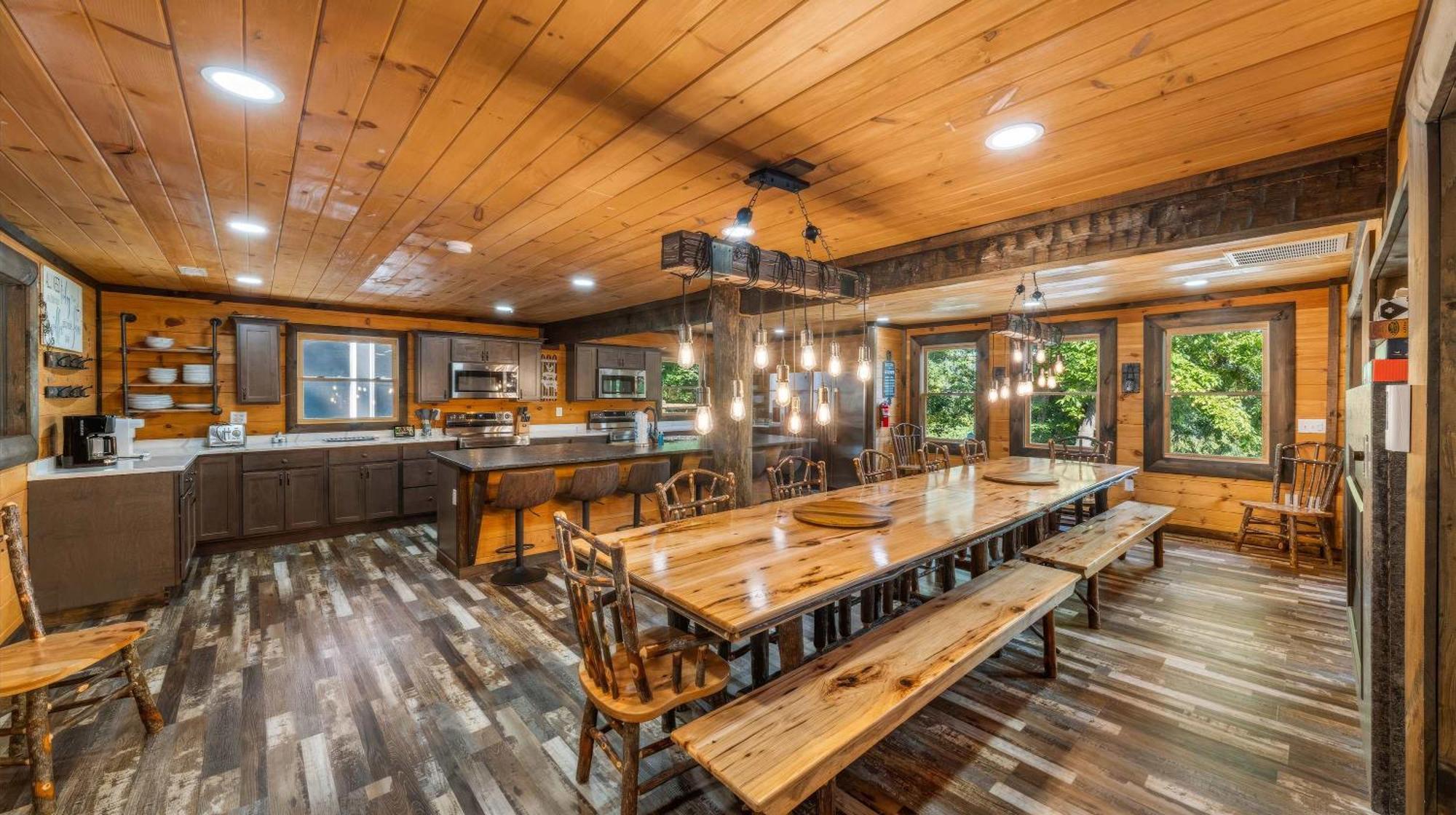 Holiday home Its Got It All Yall - Pool, Theater, Arcade, Fire Place, Firepit, Hot Tub