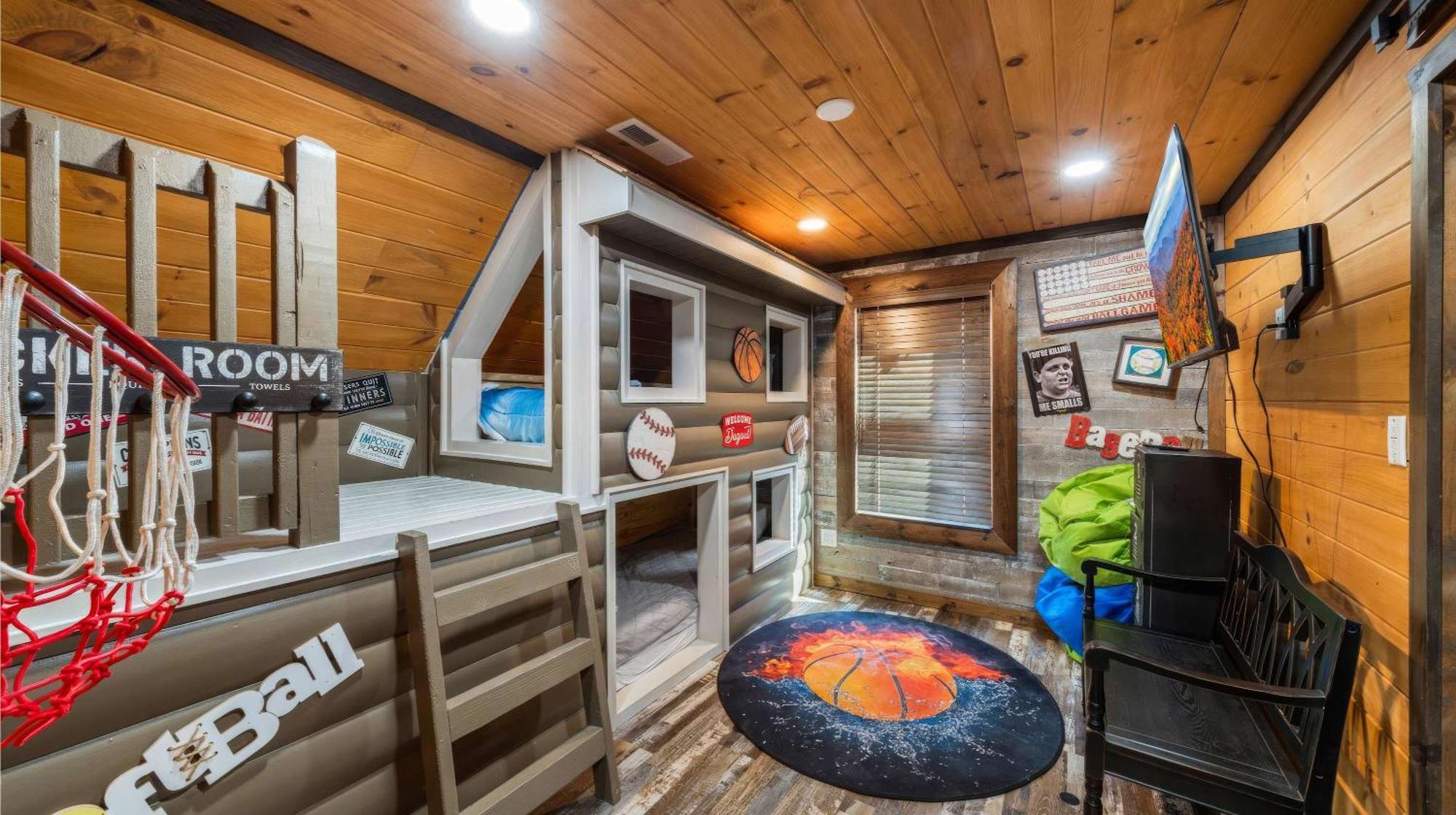 Holiday home Its Got It All Yall - Pool, Theater, Arcade, Fire Place, Firepit, Hot Tub *