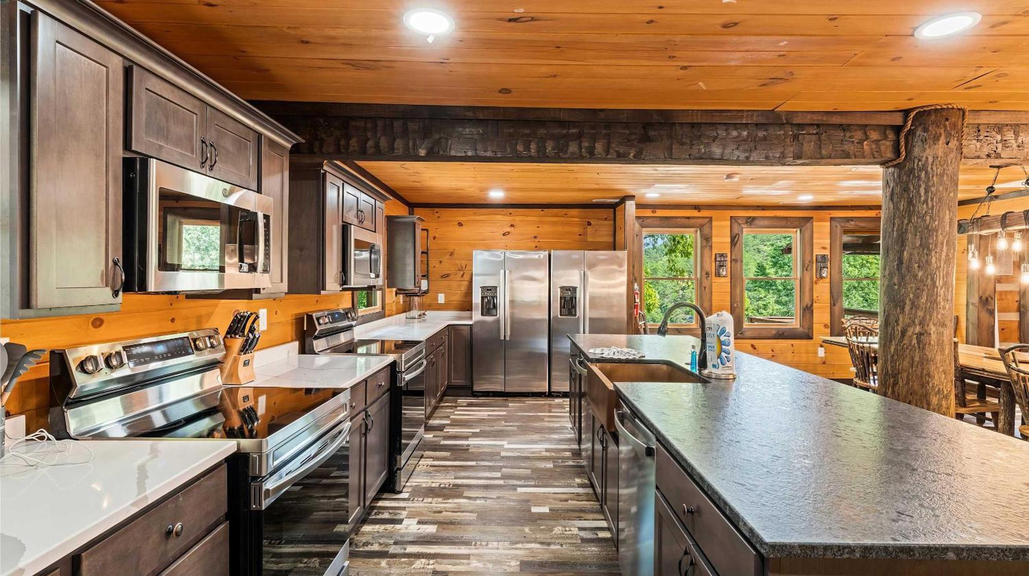 Holiday home Its Got It All Yall - Pool, Theater, Arcade, Fire Place, Firepit, Hot Tub