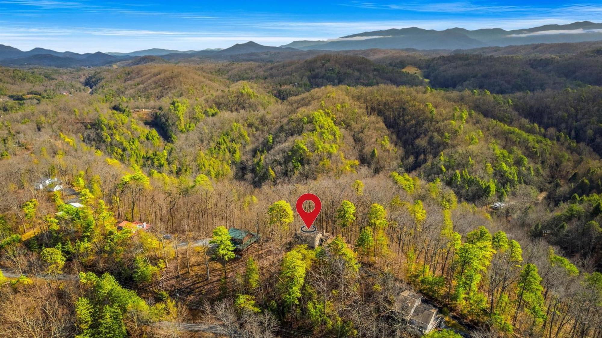 Holiday home Serene W Hot Tub, Games, Wi-fi, Pets Ok