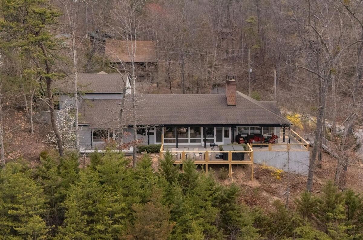 Holiday home Lux,hottub,game Room,central Location,mountain View