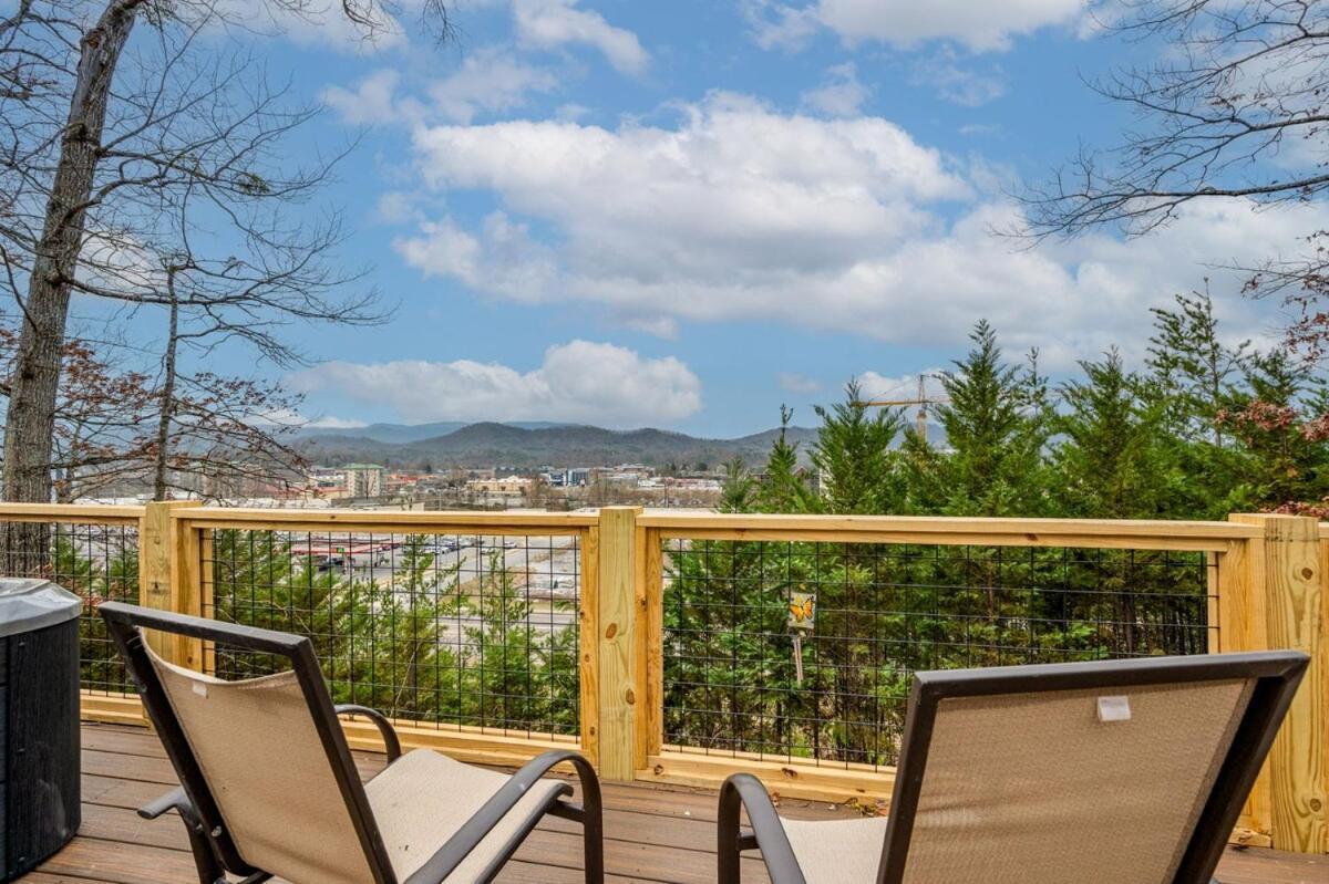 Holiday home Lux,hottub,game Room,central Location,mountain View