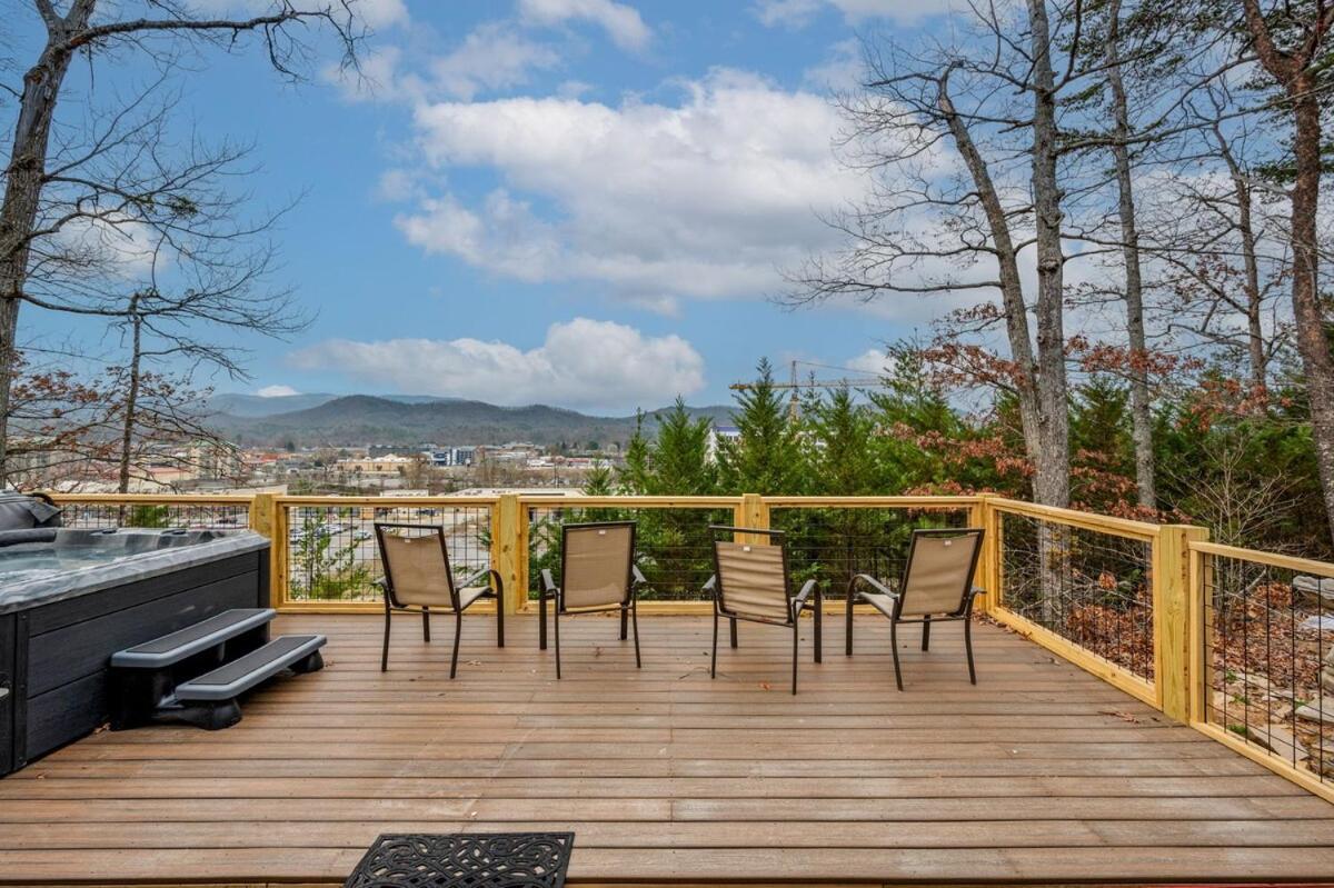 Lux,hottub,game Room,central Location,mountain View * Pigeon Forge