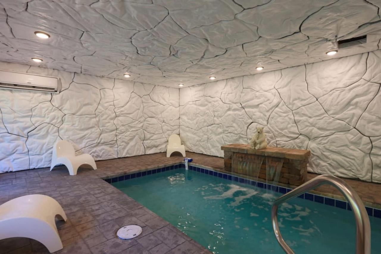 4 Bedroom 6ba Pool In Forge