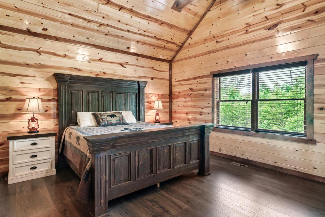 Mountaineer House * Pigeon Forge