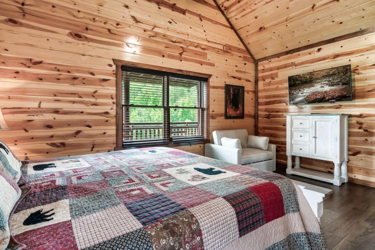 Mountaineer House Pigeon Forge